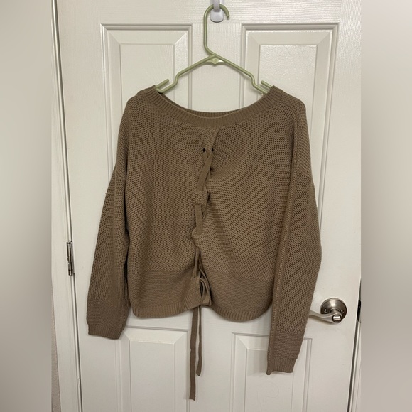 Fashion Nova Sweater with tie back - Picture 2 of 4